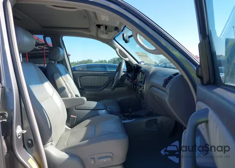 2004 Toyota Sequoia Limited z USA, uszkodzony, nr VIN 5TDBT48A84S222051